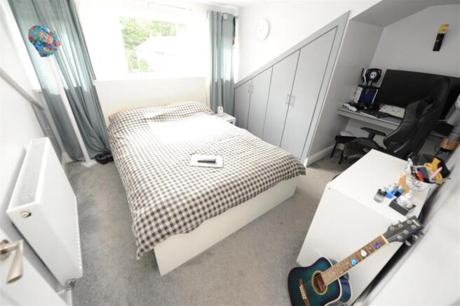 5 bed Semi-Detached for sale Image 12