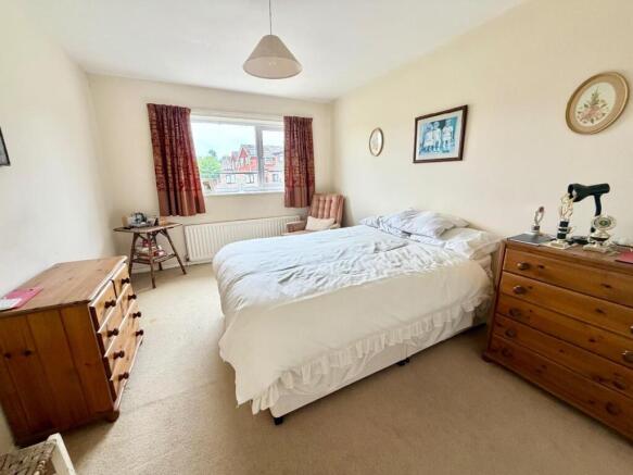 4 bed Detached for sale Image 11