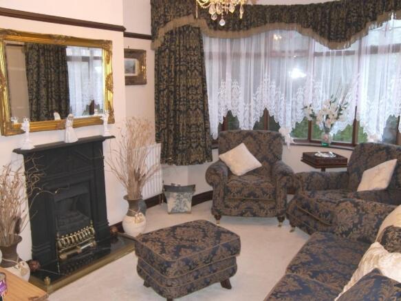 SITTING ROOM/BED 3