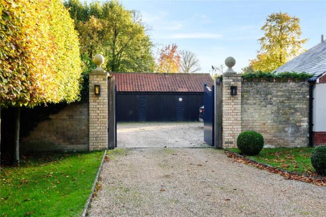 Garage & Parking