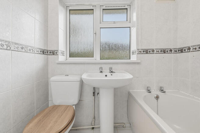 3 bed Semi-Detached for sale Image 12