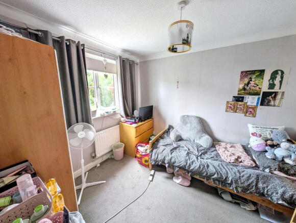 4 bed Detached for sale Image 9