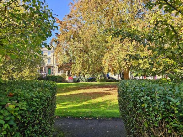 2 bed Flat for sale Image 6