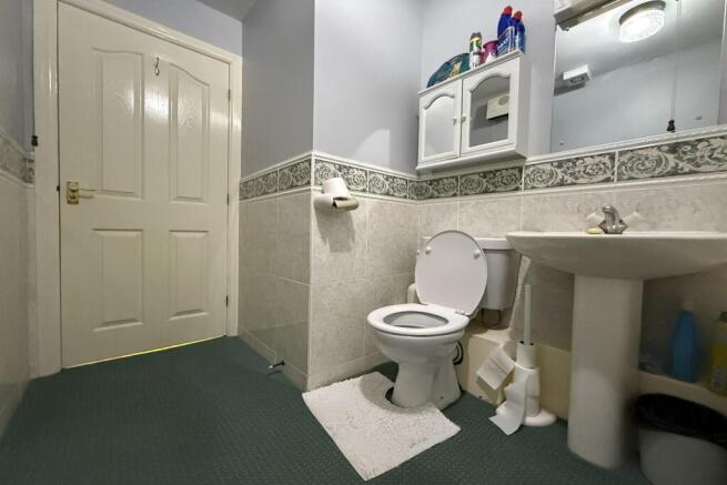2 bed Flat for sale Image 10