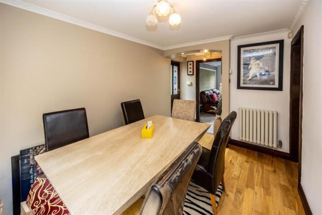 3 bed Semi-Detached for sale Image 8