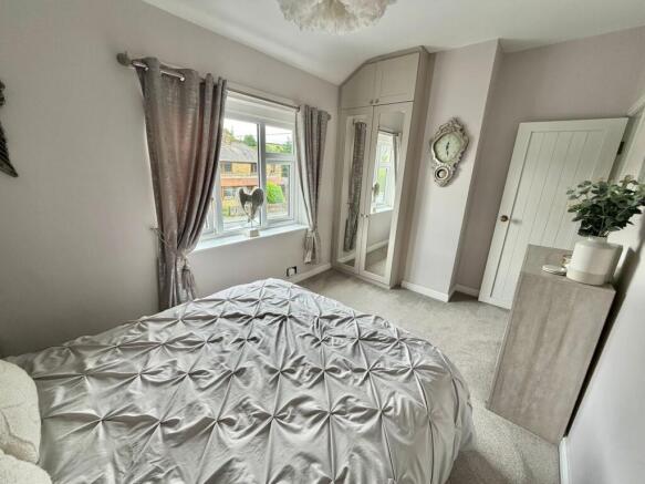 3 bed Semi-Detached for sale Image 9