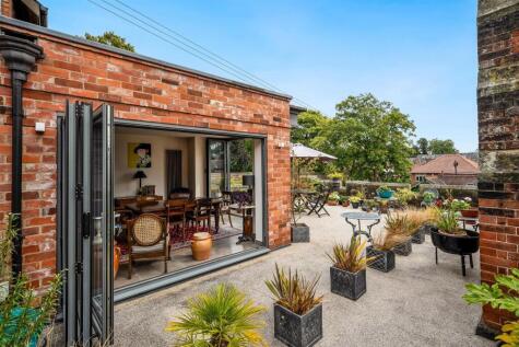Flat 2, 17 St. Peters Grove, York