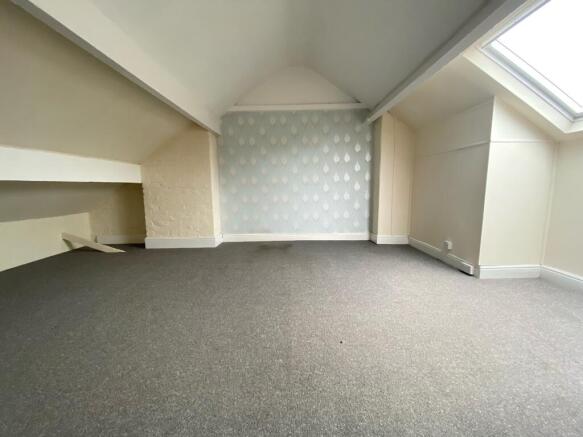 3 bed Terraced to rent Image 9