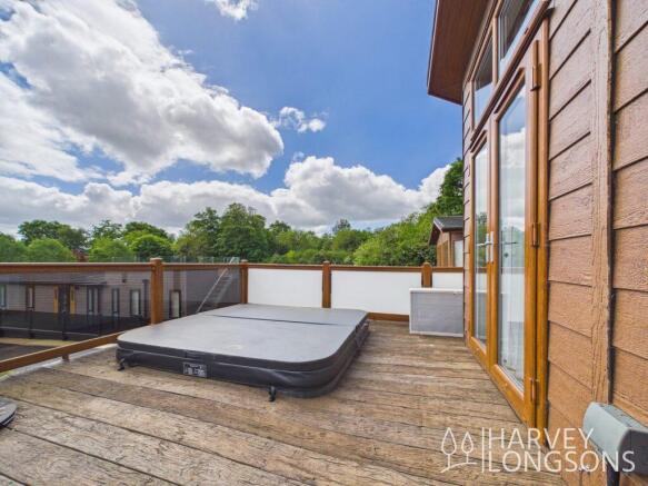Exterior Decking with Hot Tub in the Prestige Glas