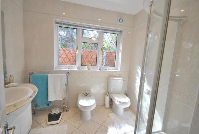 ground bathroom.jpg