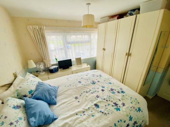 Bed1.jpg
