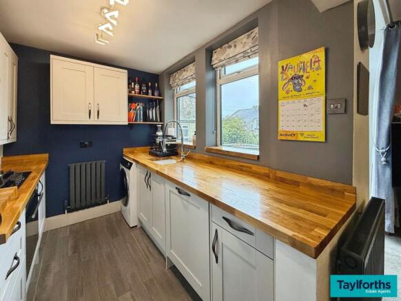 4 bed Terraced for sale Image 5