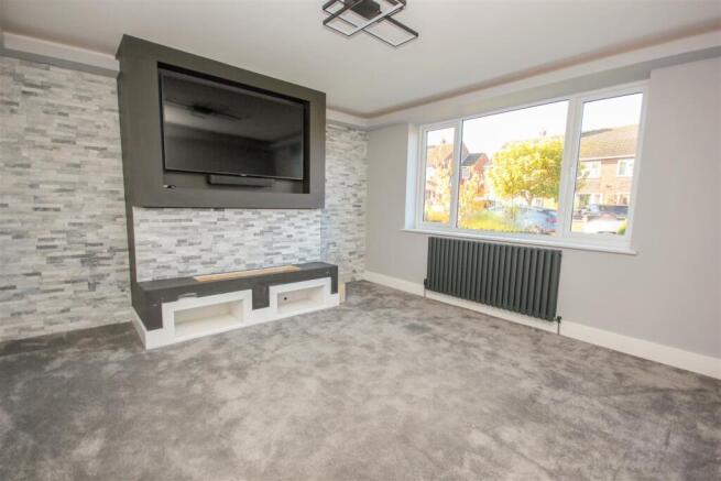 Lounge 1.jpg