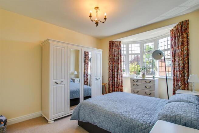 4 bed Detached for sale Image 10