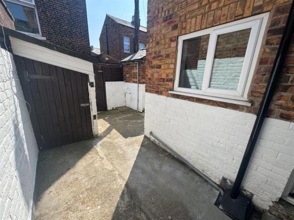 3 bed Terraced for sale Image 5