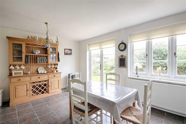 KITCHEN/BREAKFAST ROOM