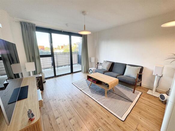Kitchen/Lounge