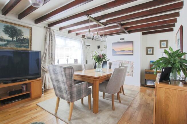 5 bed Detached for sale Image 6