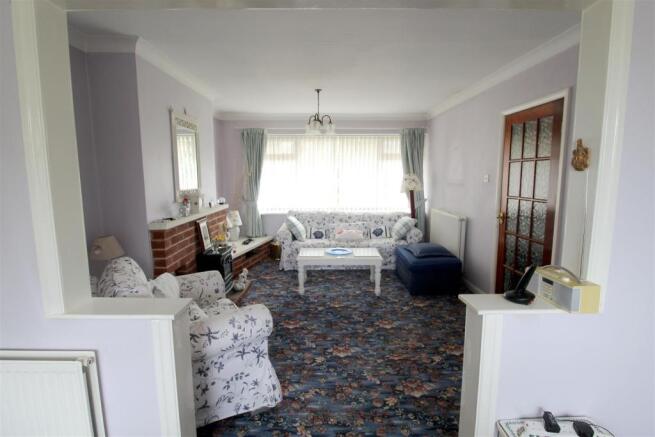 Living Room ..jpg
