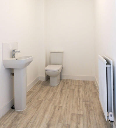 3 bed Semi-Detached for sale Image 6