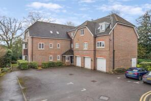 15, Cranwells Lane, Slough SL2 3GW