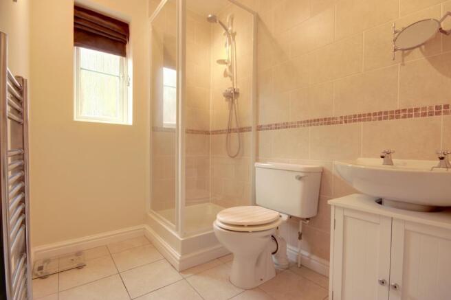 Ensuite to Bed 1