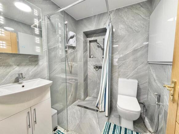 Davidson Frost-Wellings, DFW Collins Avenue, en su