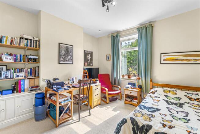 3 bed Terraced for sale Image 11