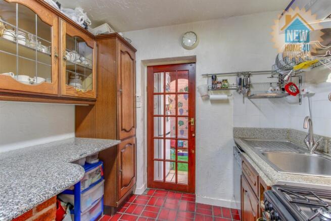KITCHEN: