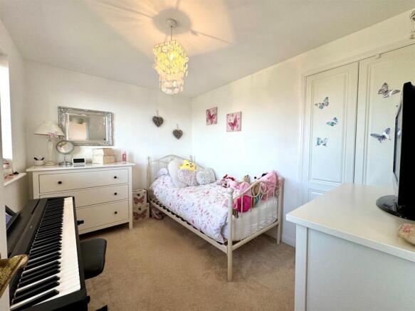 BEDROOM 5