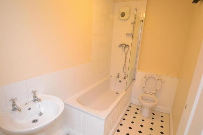 2 bed Apartment to rent Image 6