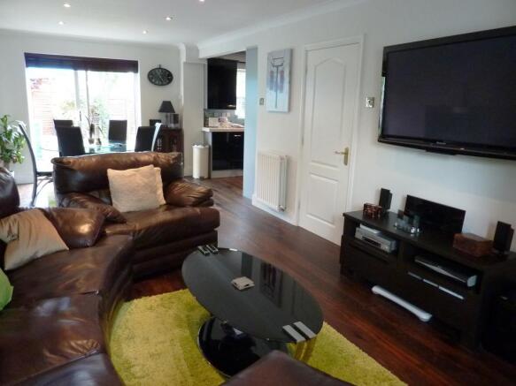 Lounge/dining room