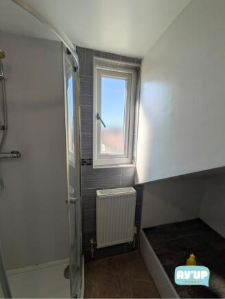 1 bed House Share to rent Image 6