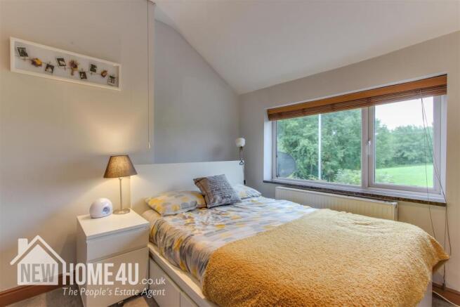 MASTER BEDROOM: