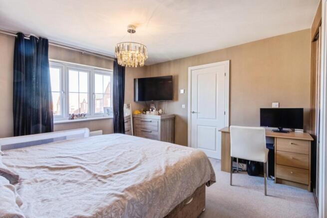 4 bed Detached for sale Image 12