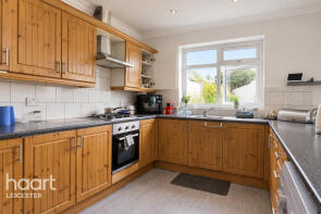 36, Staveley Road, Leicester LE5 5JT