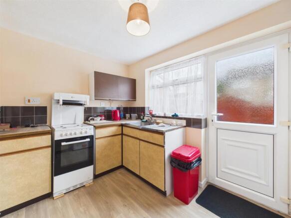 Kitchen: