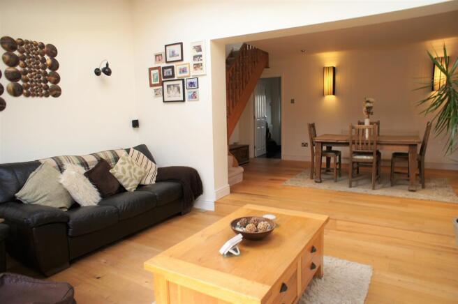 Lounge/Dining Room