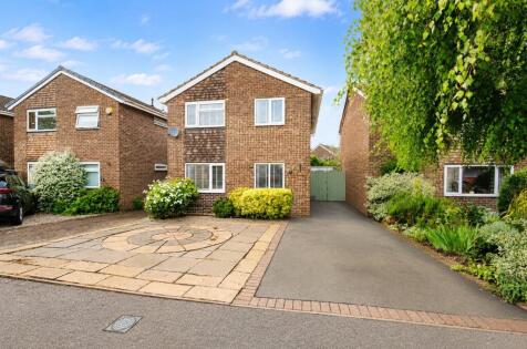Ruskin Close, Hillside, Rugby, CV22