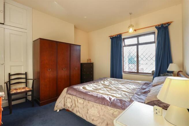 Bed2.jpg