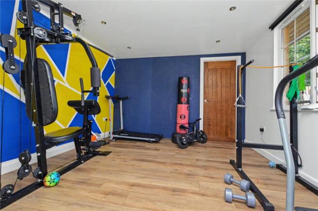 3 bed Terraced for sale Image 10