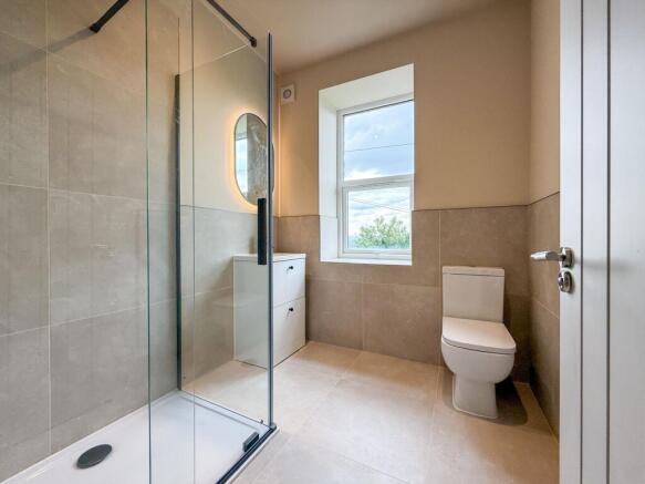 2 bed Maisonette for sale Image 2