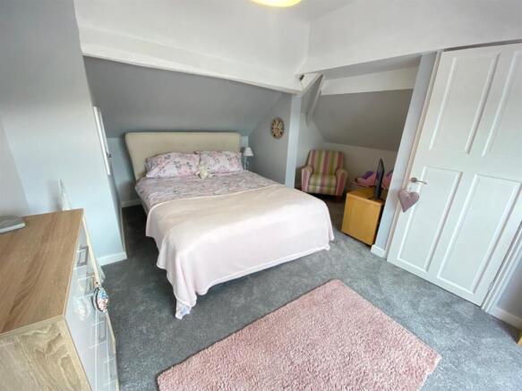 attic room 1.jpg