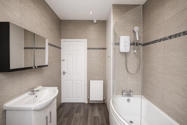 2 bed House to rent Image 6