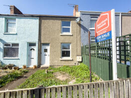 19, Hollings Terrace, Chopwell North, Newcastle Upon Tyne NE17 7LD