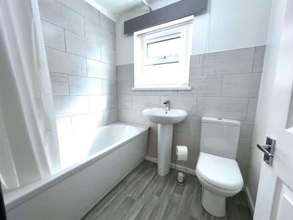 2 bed Semi-Detached Bungalow for sale Image 10