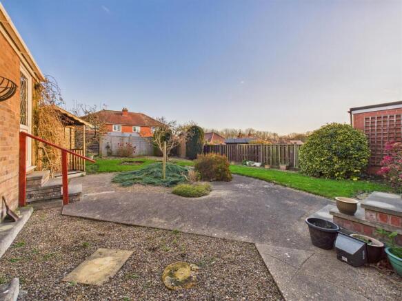 2 bed Detached Bungalow for sale Image 12