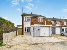 19, Finians Field, Horsham RH13 0JX