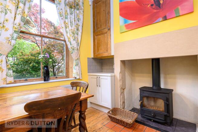 5 bed Semi-Detached for sale Image 6