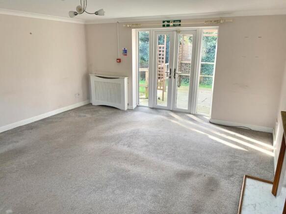 5 bed Detached Bungalow for sale Image 7